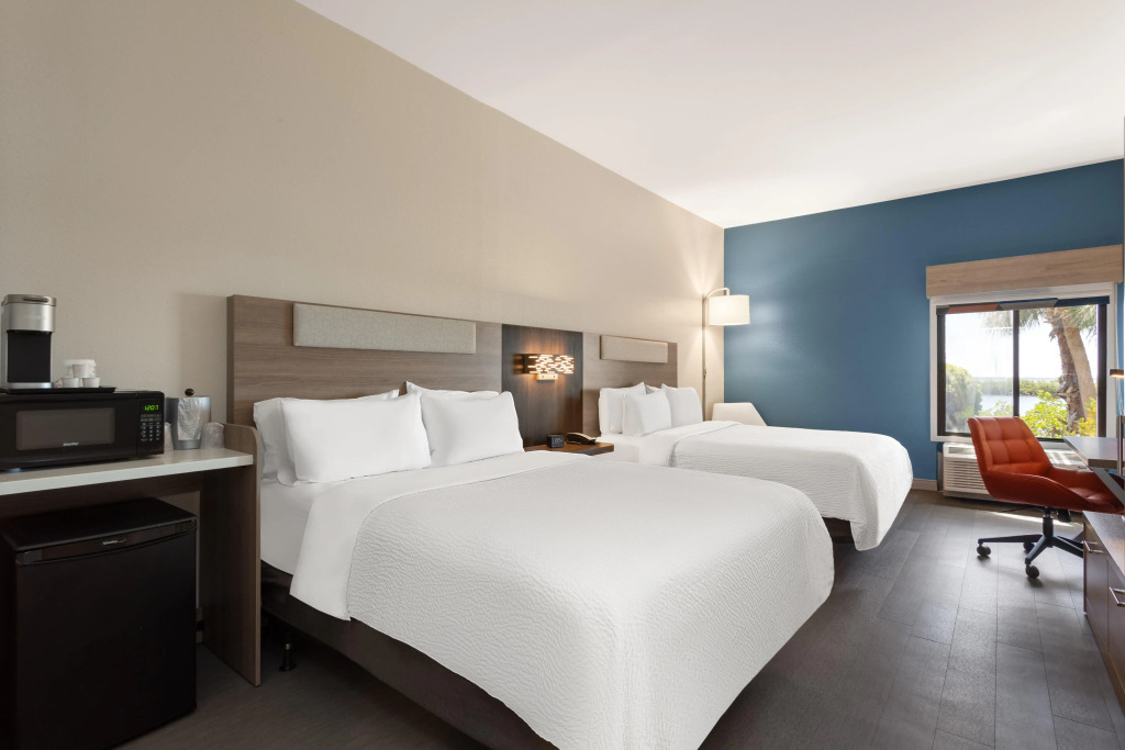 Holiday Inn Express Hotel & Suites Tampa-Rocky Point Island by IHG