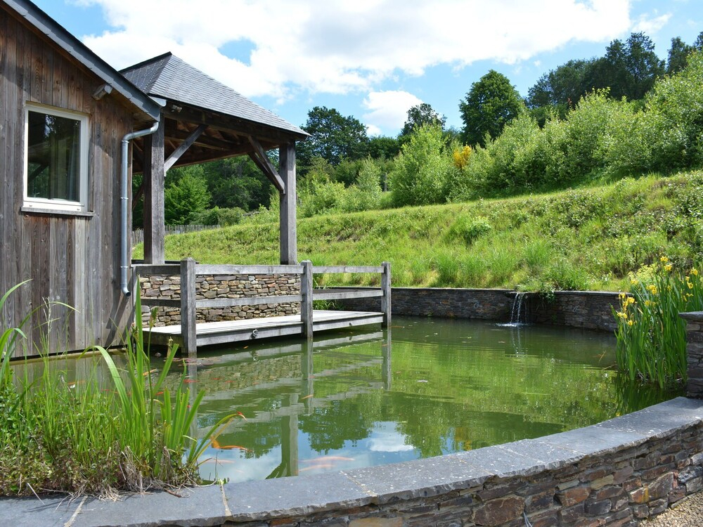 Cozy Holiday Home in Bièvre with Hot Tub