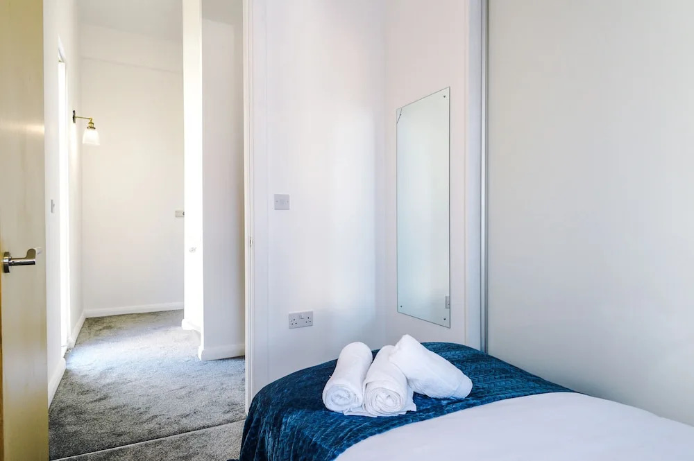 3 Bed House Manchester by MCR Dens