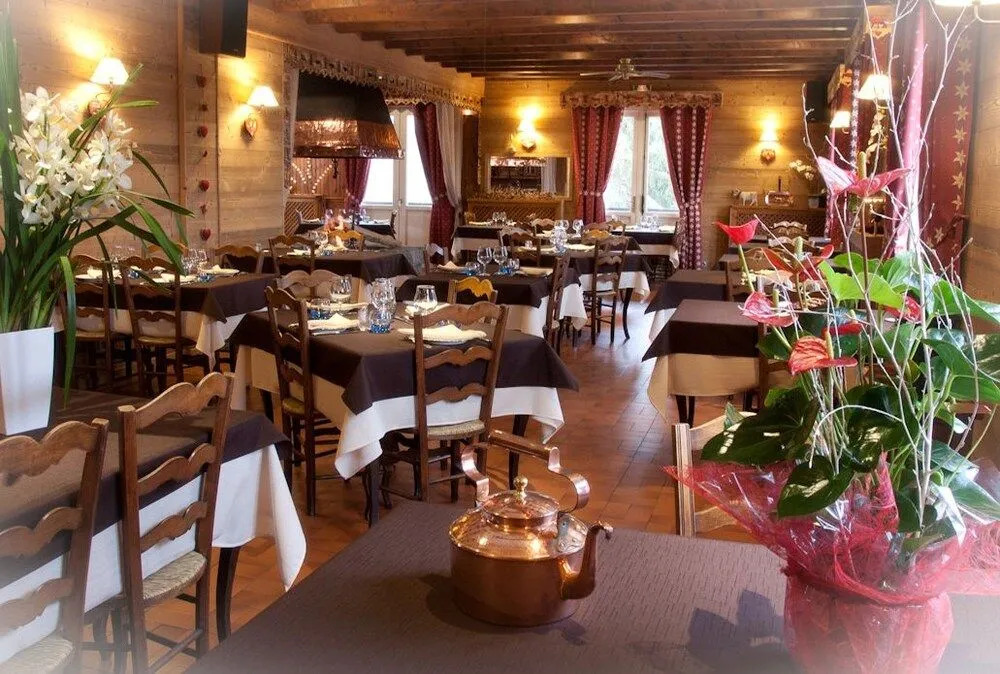 Hôtel - Restaurant - Bar - Le Sapin Fleuri