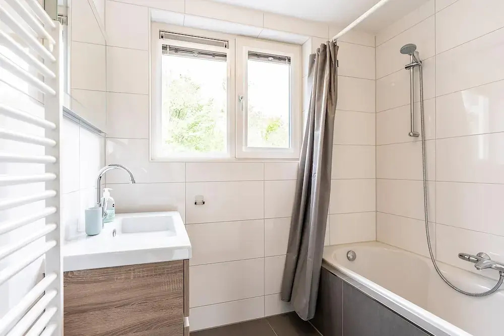Nice, Modern Furnished Holiday Home
