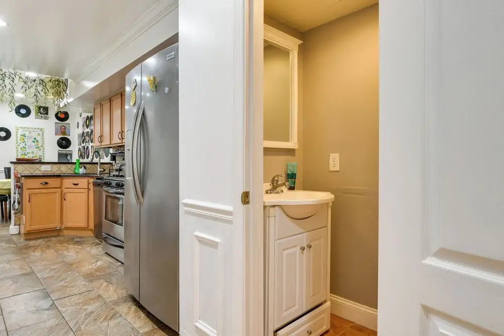 Quirky Baltimore Townhome ~ 2 Mi to Inner Harbor