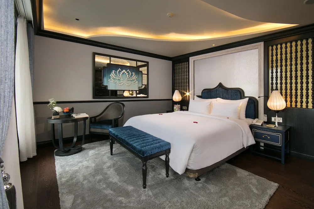 Lapinta Luxury Cruises