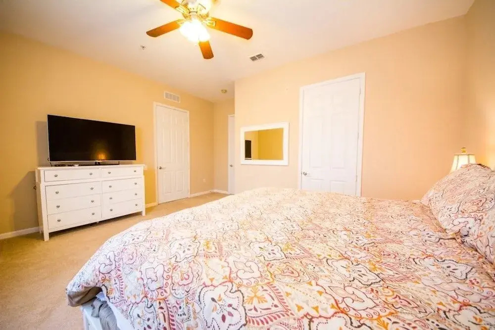 Vista Cay Next To Orange County Convention Center! 4 Bedroom Apts by Redawning