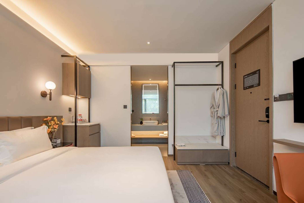 Ramadaencore By Wyndham Shanghai Pud ong Airport -Provide free 24hour shuttle bus service for airport pick-up and drop-off at Pud ong Airport
