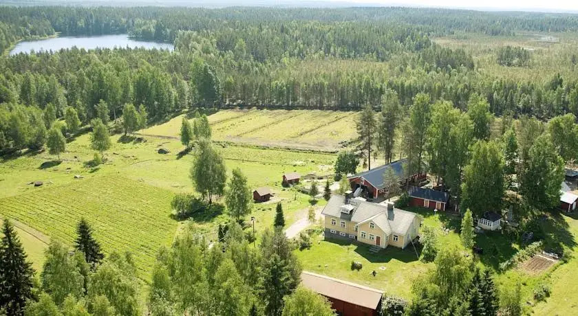 LomaLeivon Mökit