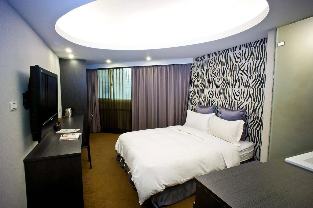 Urban Chic Inn