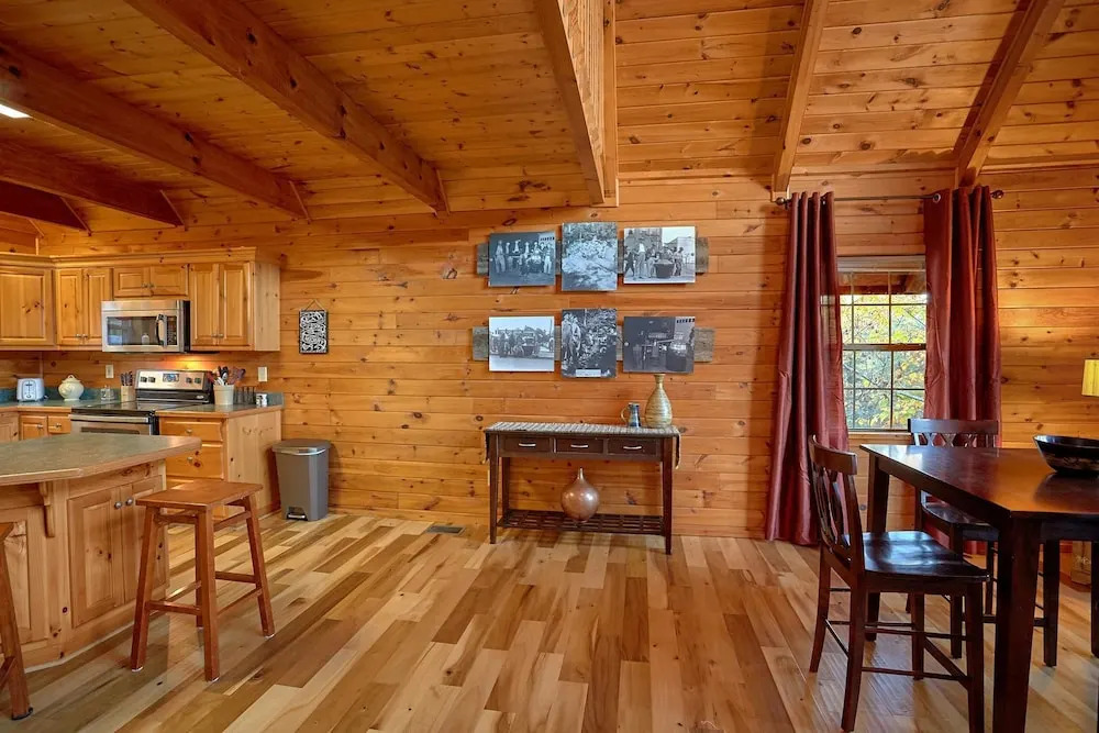 Moonshiners View Apartment 2