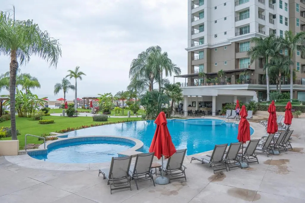 Ocean Front Condo Sleeps 4 Adults-Grand Venetian T3000-1606