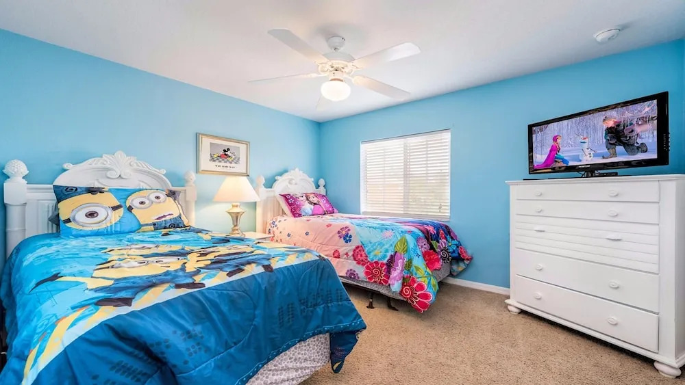 2 Miles to Disney, 3BR Home Free Wifi/crib, Best Location!