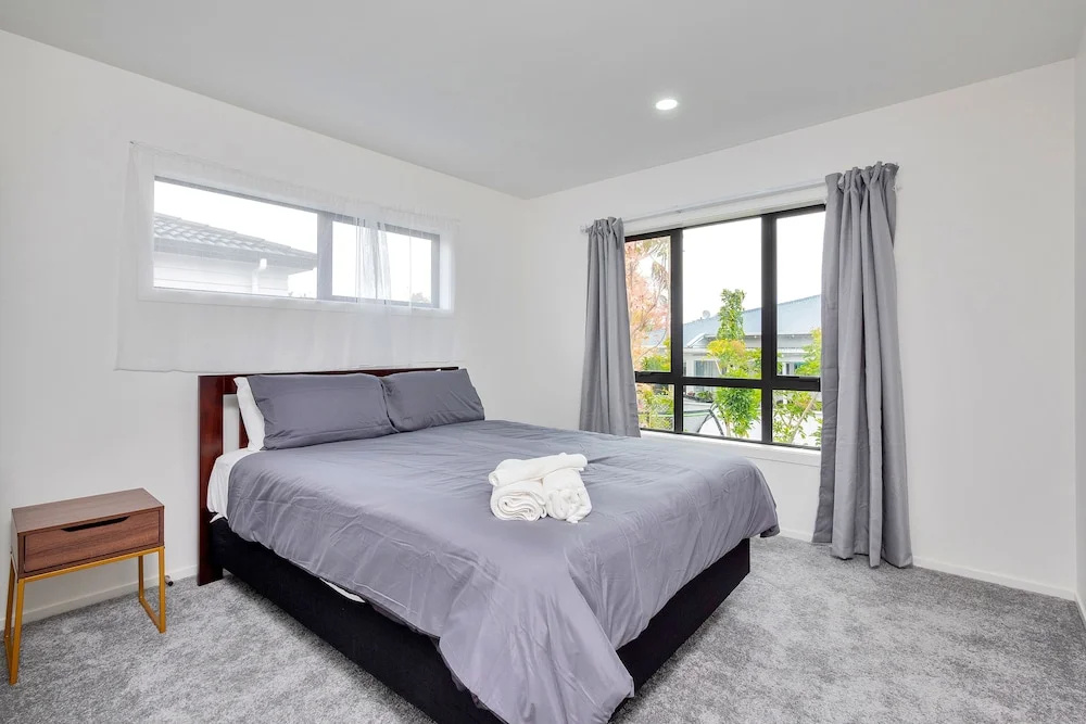 Superb Holiday Home near Airport