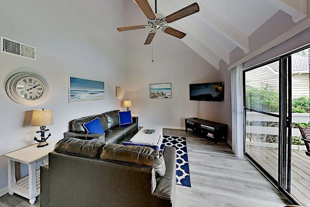 542nd98c 2 Bedroom Condo