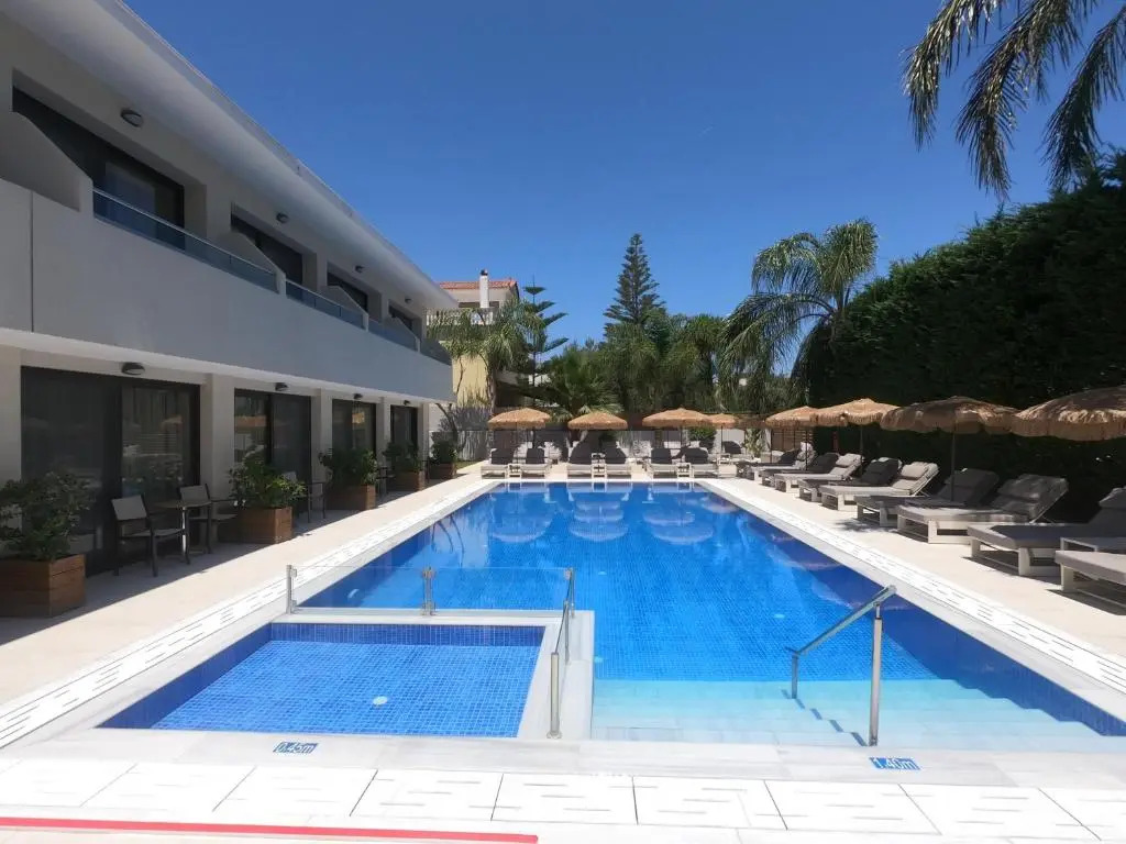 Paradise Bar Apartments