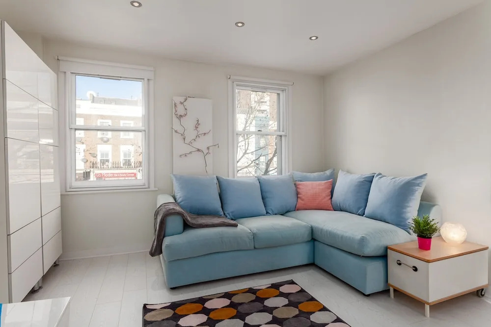 Bright and Modern Shepherd's Bush Gem - ROS