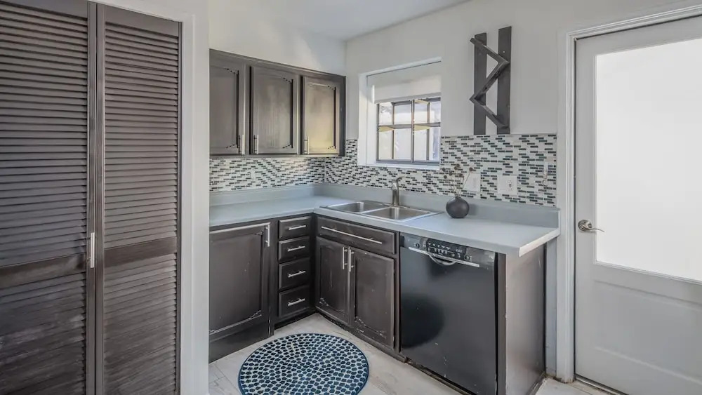 Sleek 2BR Townhome Central Phx by WanderJaunt