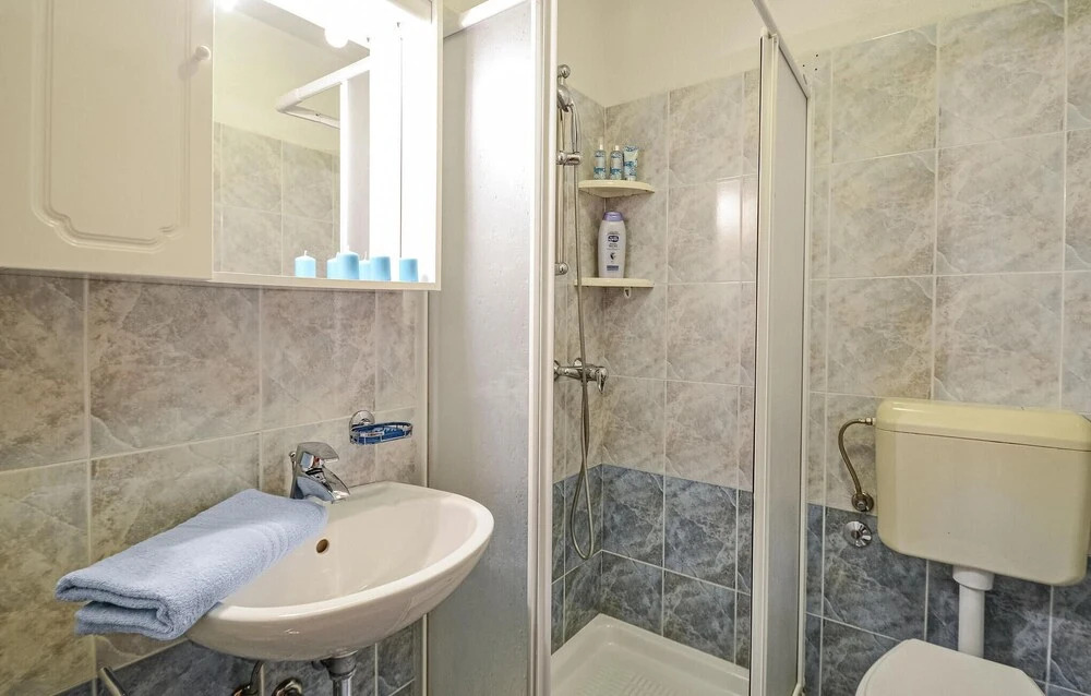 4 Bedroom Beautiful Home In Rabac