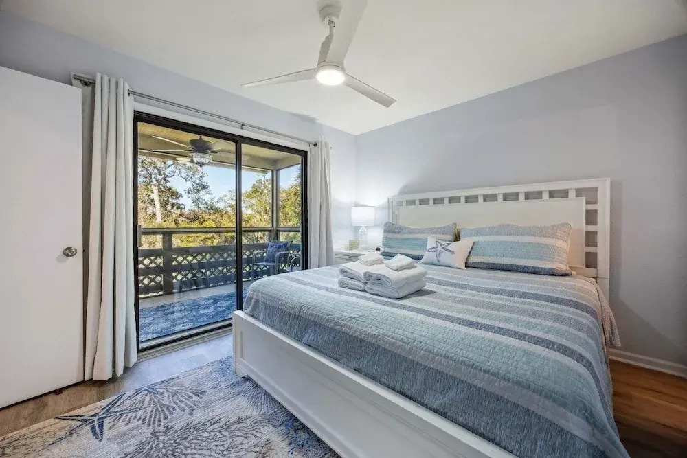 4f Amelia Landings 2 Bedroom Condo