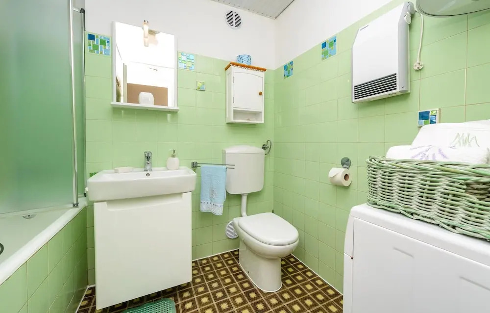 Amazing Apartment in Dubrovnik With Wifi and 2 Bedrooms