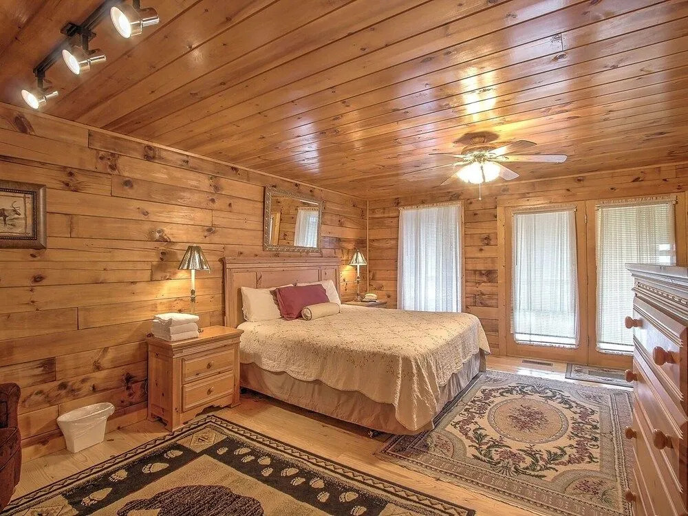 Snuggled In 1 Bedroom 1 Bathroom Cabin