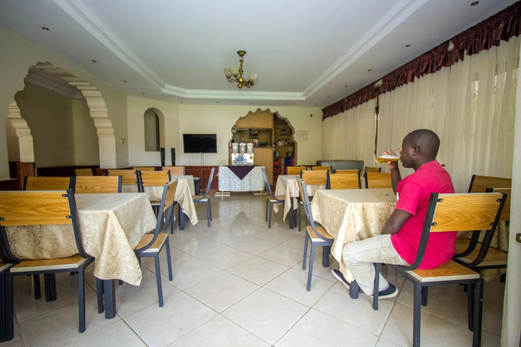 Tiptone Hotel