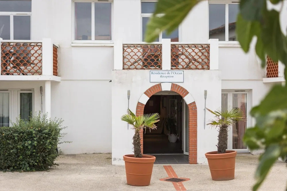 Seaside Apartment for 6 in Loire