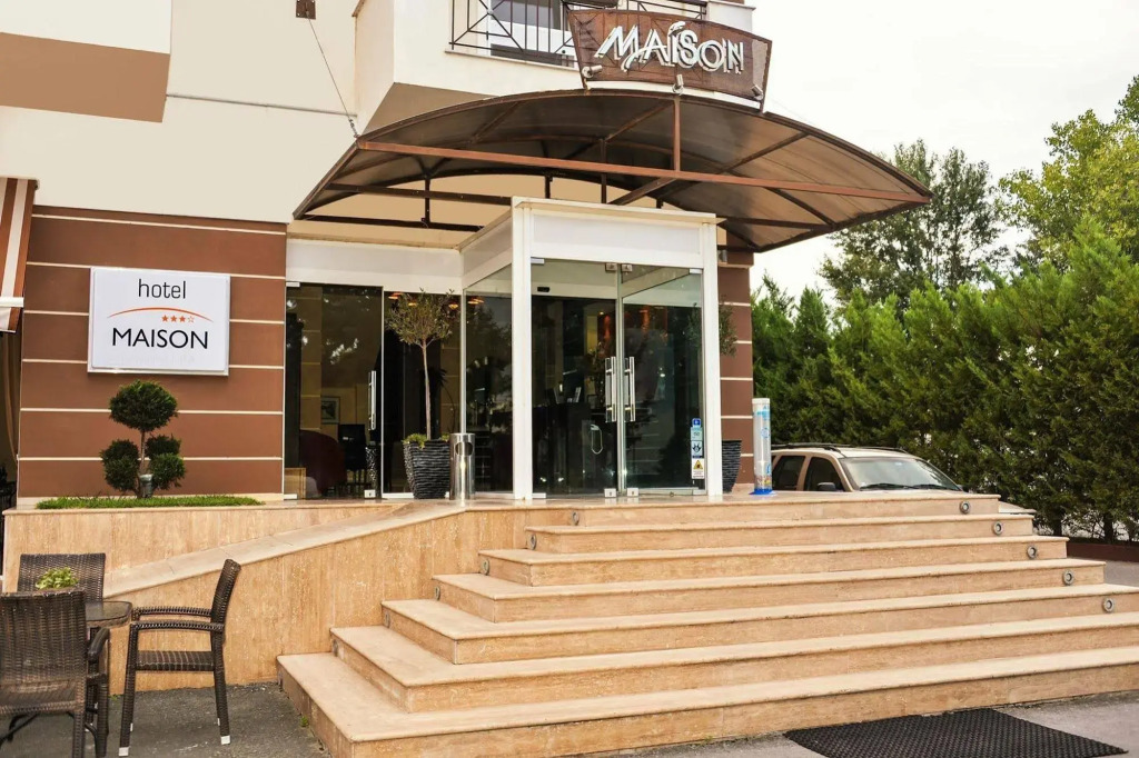 Maison Hotel