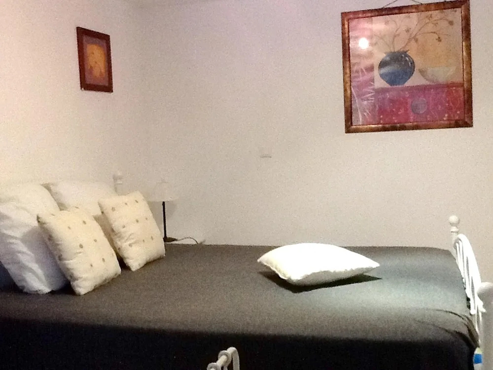 House With 2 Bedrooms in Jouques, With Private Pool, Enclosed Garden a