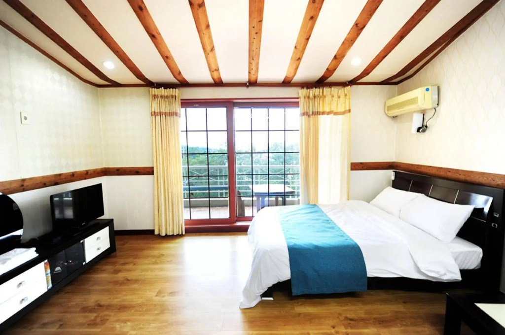 Jeju Jajangjajang Pension