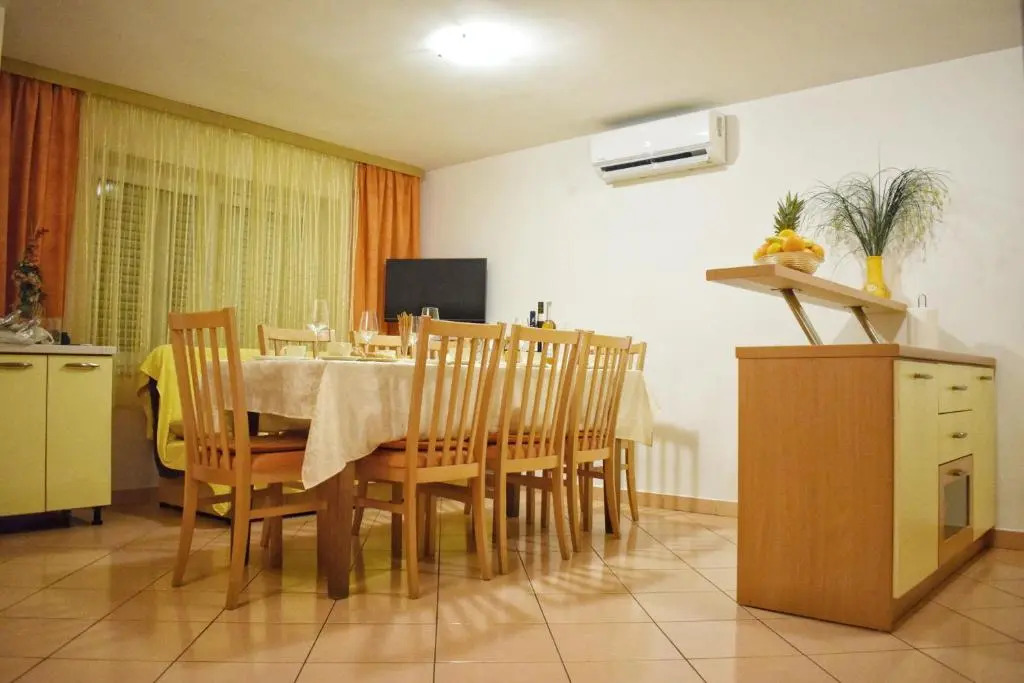 Apartment Radalj