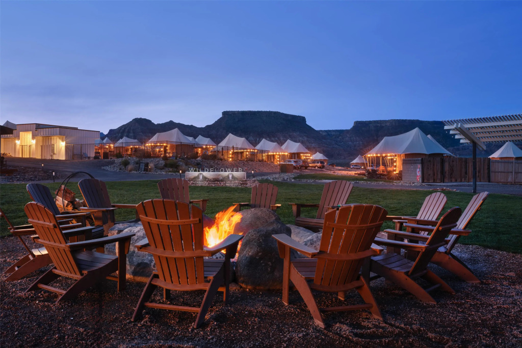Zion Wildflower Resort, WorldHotels Backdrop