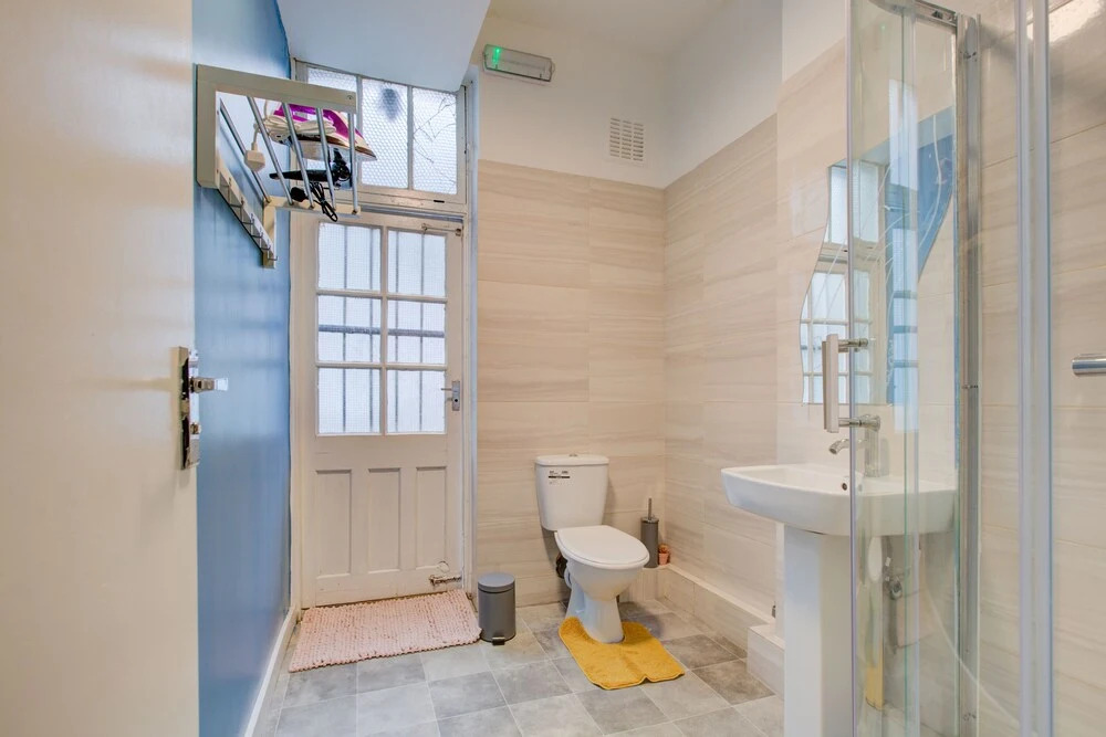 Studio 4 Small Private Family in Central London