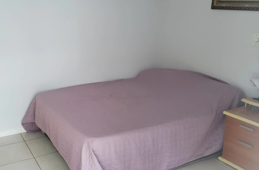 Apartamento confortável em Meia Praia - 200 metros da praia