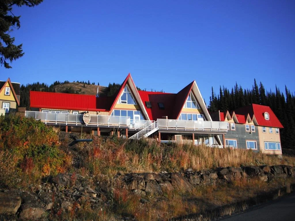 The Pinnacles Suites & Townhomes