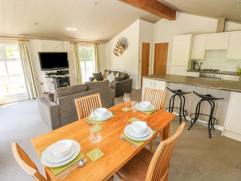 Oak Lodge