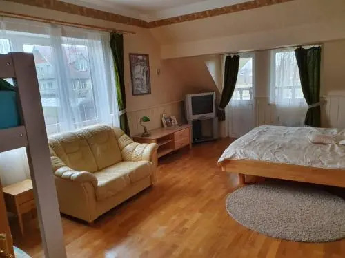 Family House Apartments