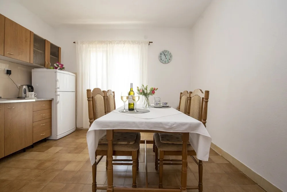Spacious Apartment w. Balcony, big Garden & Grill