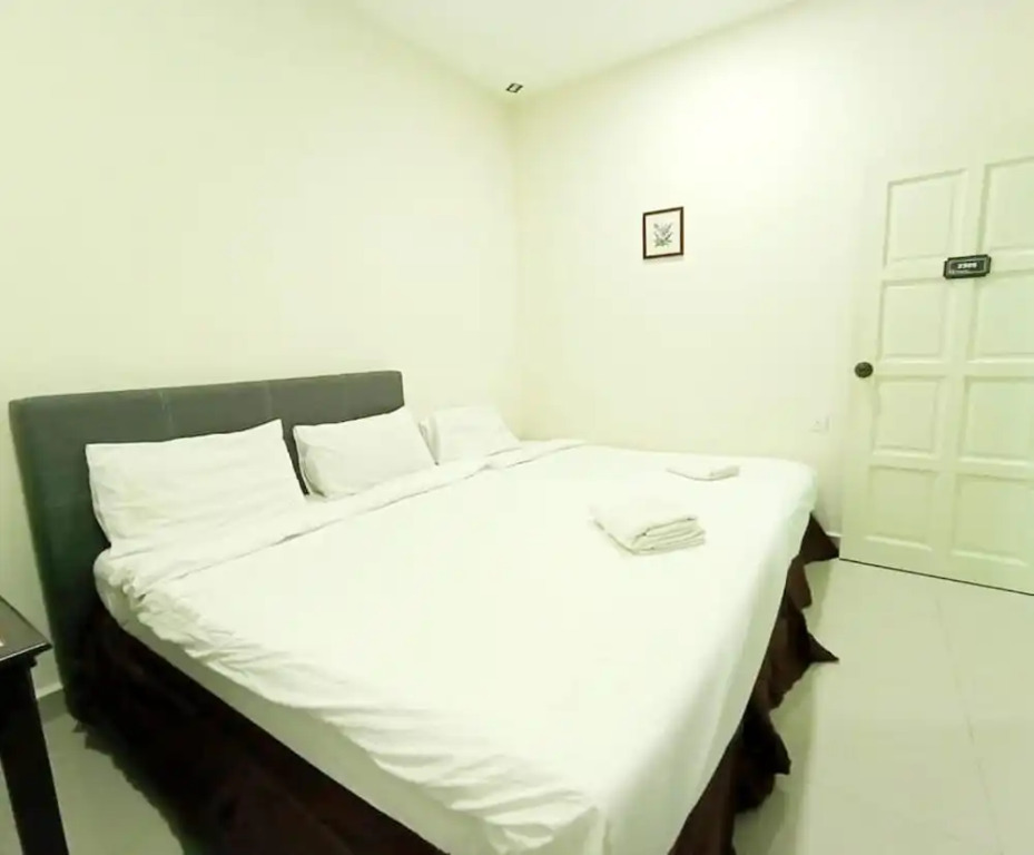 MN Ferringhi Inn