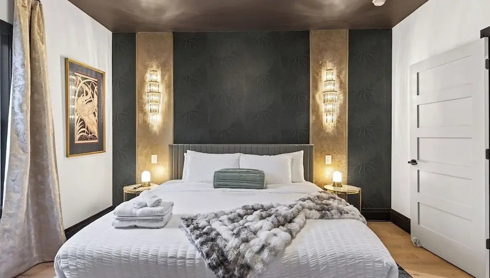 The Great Gatsby by Avantstay Hot Tub + Private Rooftop + Speakeasy Lounge + Firepit