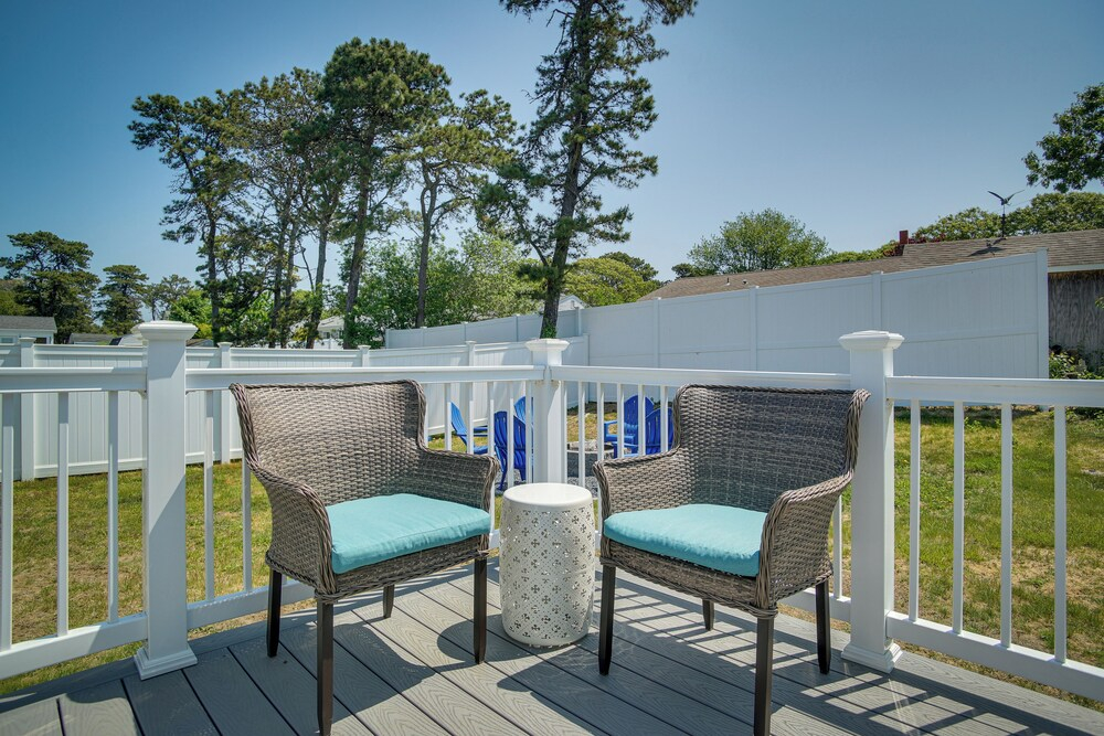 Newly Renovated Dennis Port Home: Close to Beaches