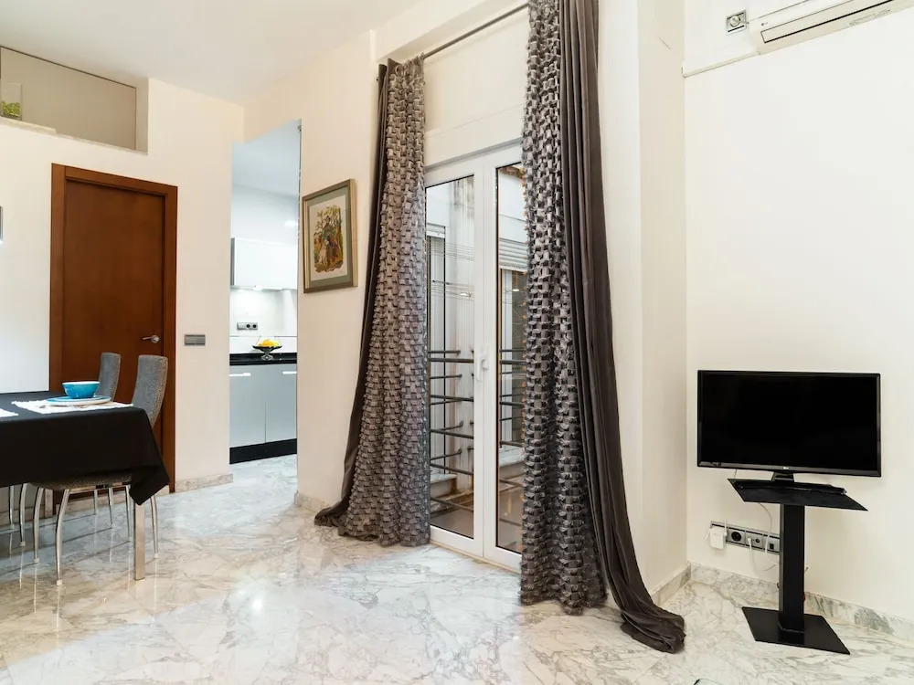 Graceful Apartment in Sevilla near Royal Alcázar