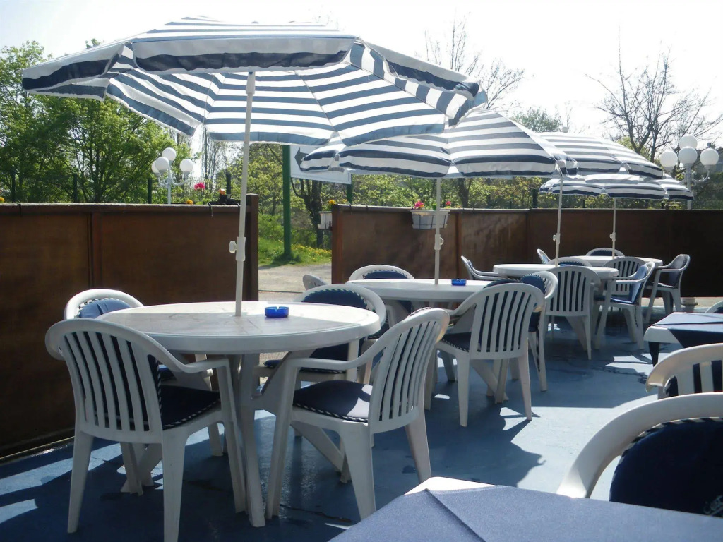 Contact Hotel Bleu France Eragny Cergy