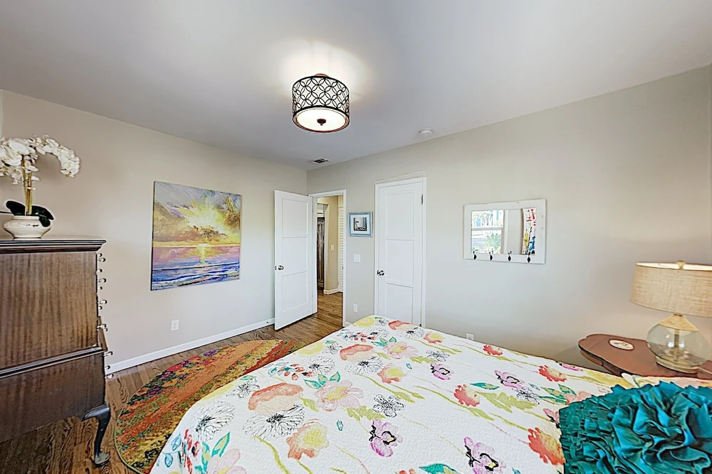 New Listing! Charming Oceanside Getaway 2 Bedroom Home