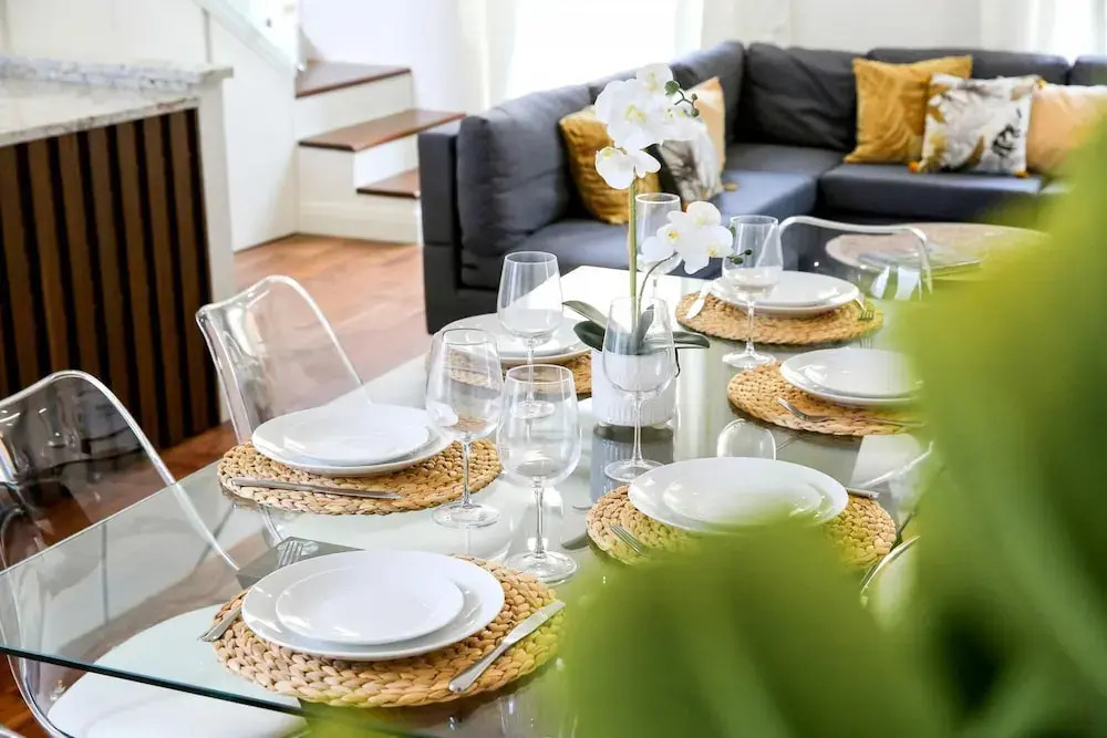 Green & Gorgeous - 3 bedroom Getaway in the Heart