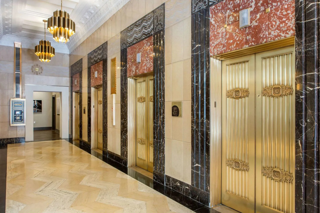 Renaissance Saint Elm Dallas Downtown Hotel