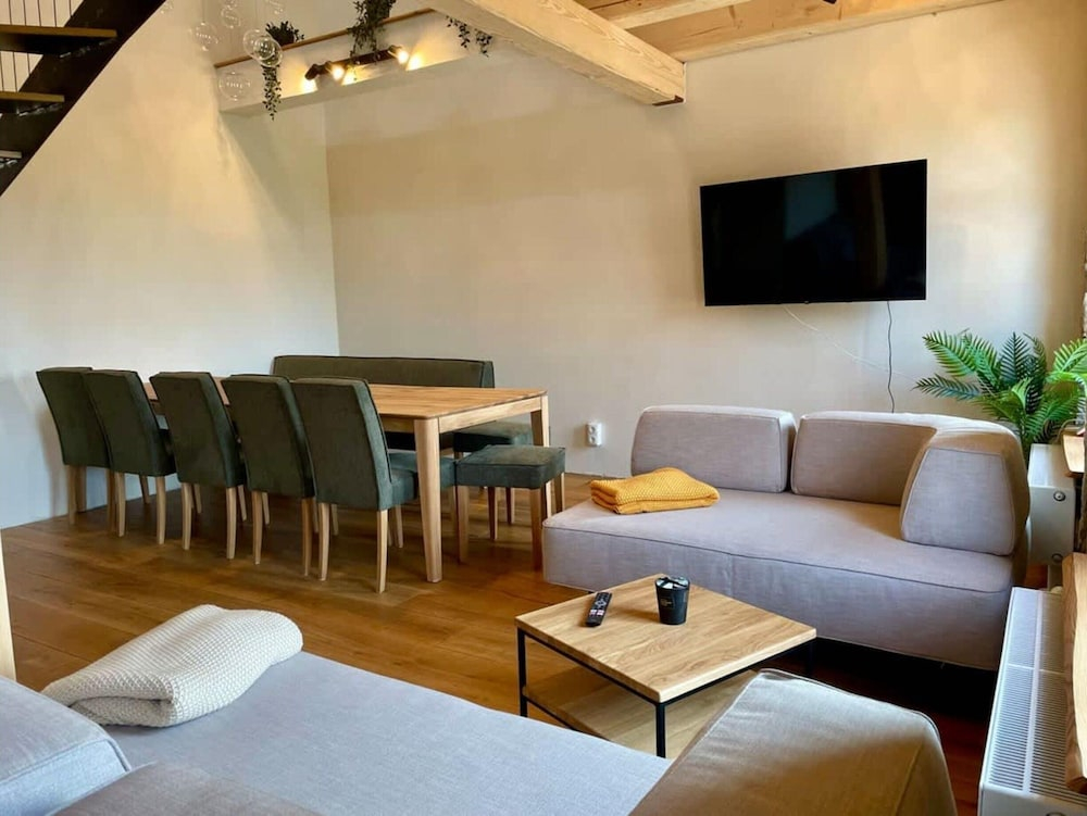Galeriewohnung mit 7 m Raumhohe, Whirlwanne & Kamin - Best Price!