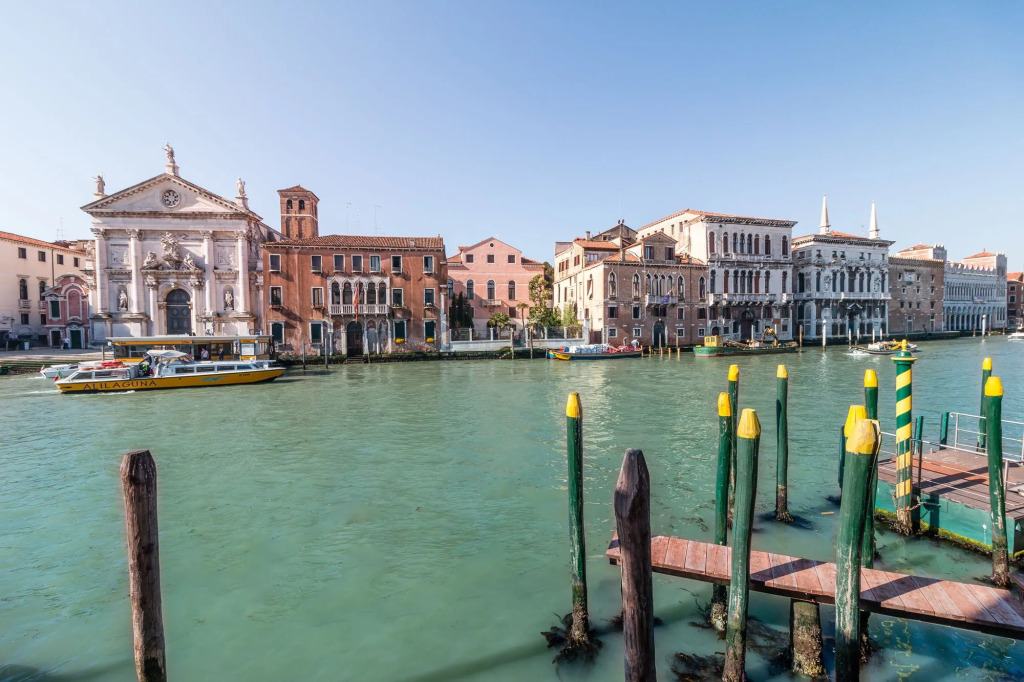 Admiral Emo Palace Over Canal Grande