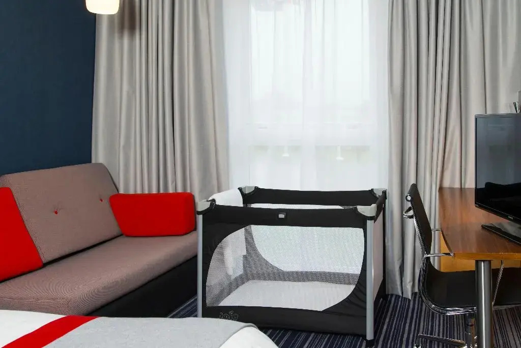 Holiday Inn Express London - Epsom Downs by IHG