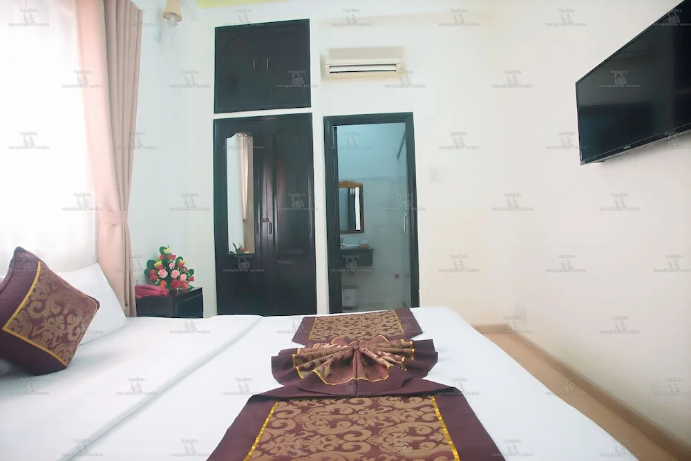 Golden Tulip Hotel