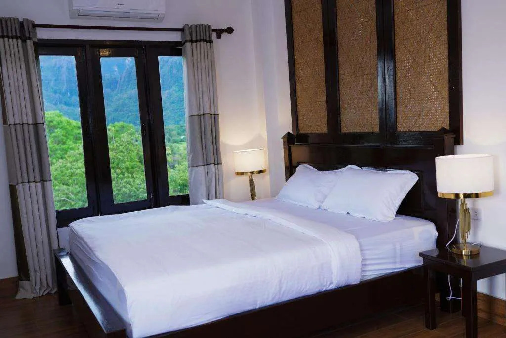 Mad Monkey Vang Vieng
