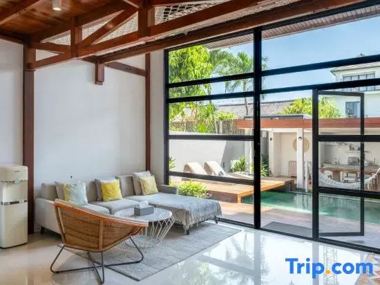 Stylish Tropical Villa 2 Br , Canggu , 400m To Finn Beach